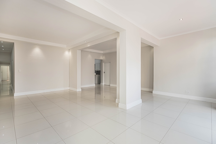 To Let 3 Bedroom Property for Rent in Green Point Western Cape